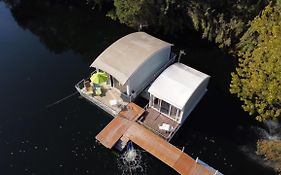 Floating House Embé Experience